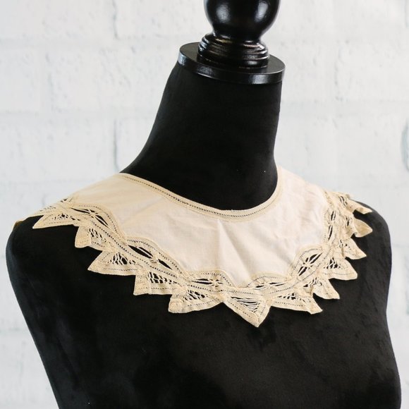 Vintage Angel Wings Ivory Cutwork Lace Collar - Picture 5 of 7